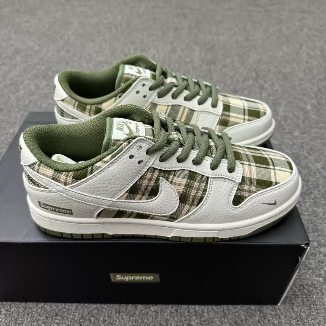 NIKE DUNK LOW X SUPERME OPEN BOX UNUSED