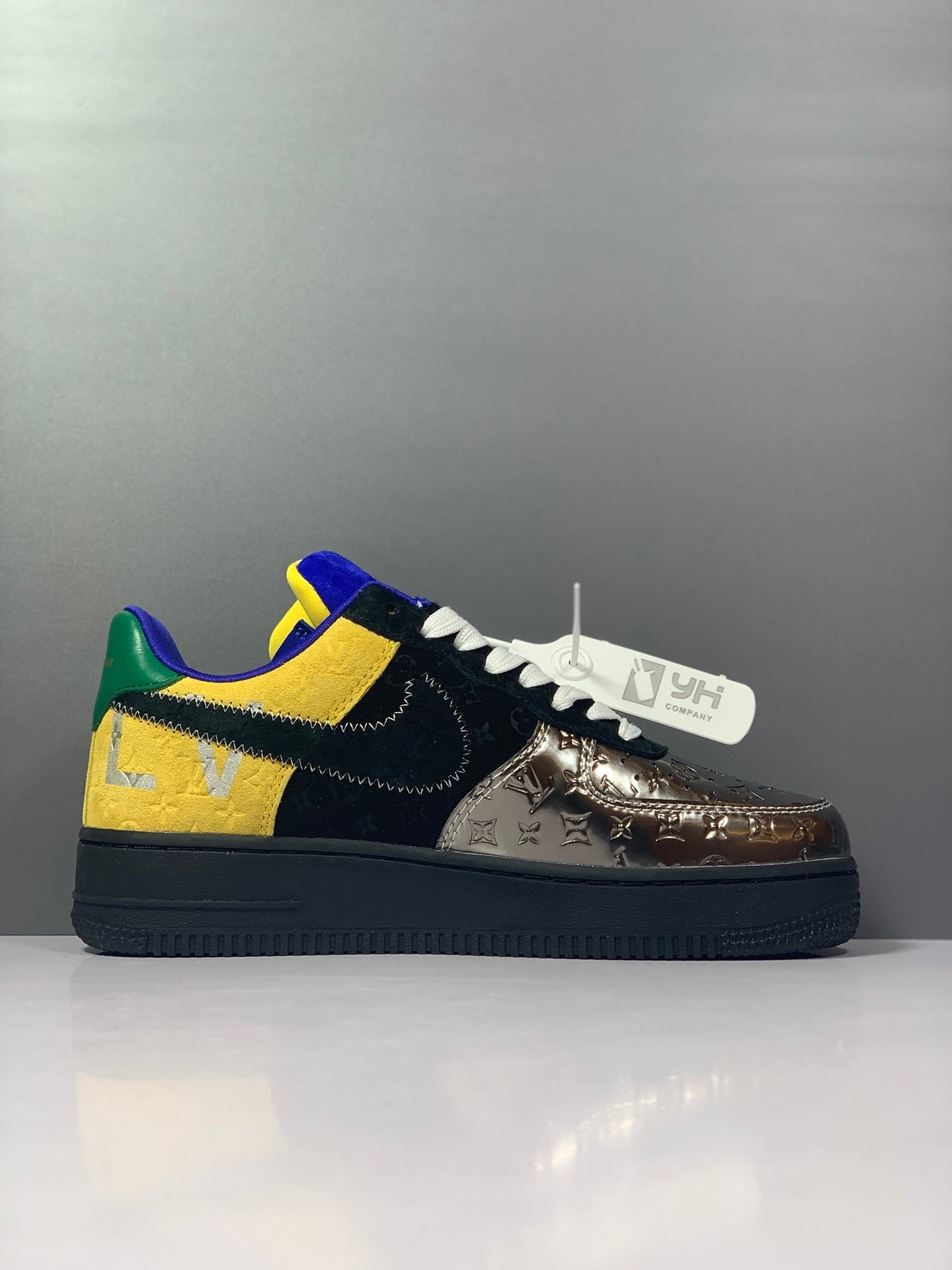 LOUIS VUITTON NIKE SILVER TOE AIR FORCE 1 OPEN BOX UNUSED