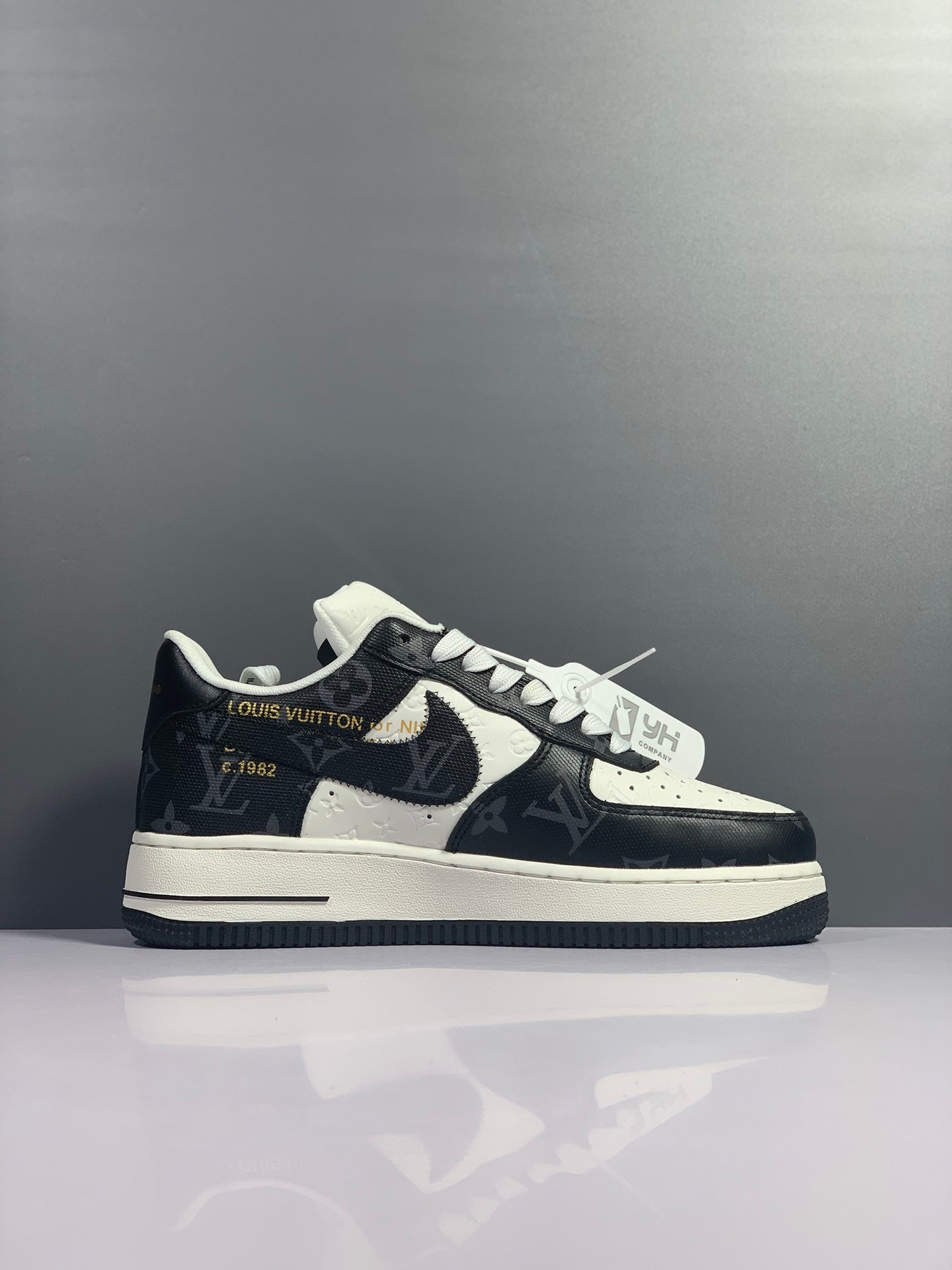 LOUIS VUITTON NIKE AIR FORCE 1 LOW OPE BOX UNUSED