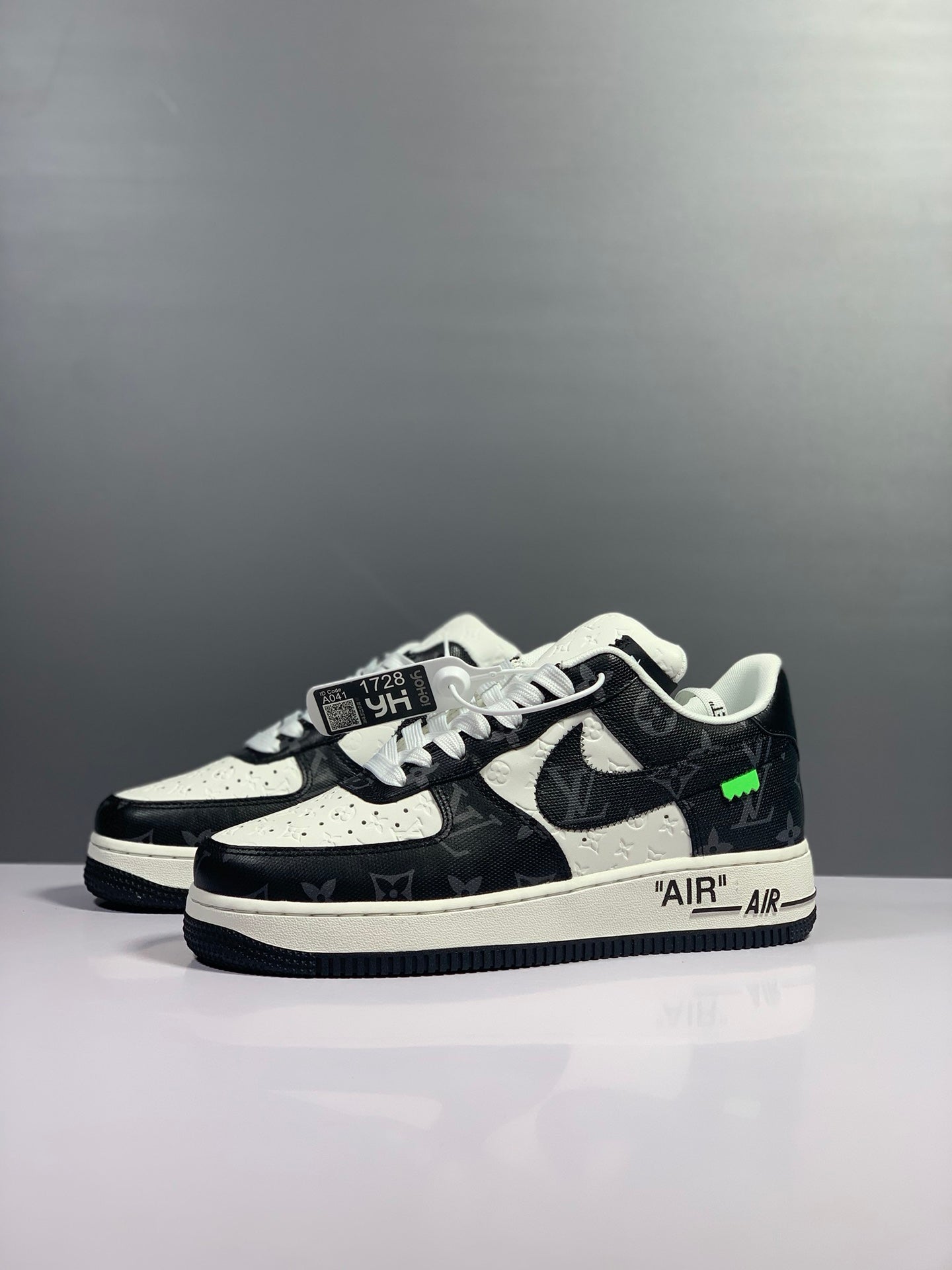 LOUIS VUITTON NIKE AIR FORCE 1 LOW OPE BOX UNUSED