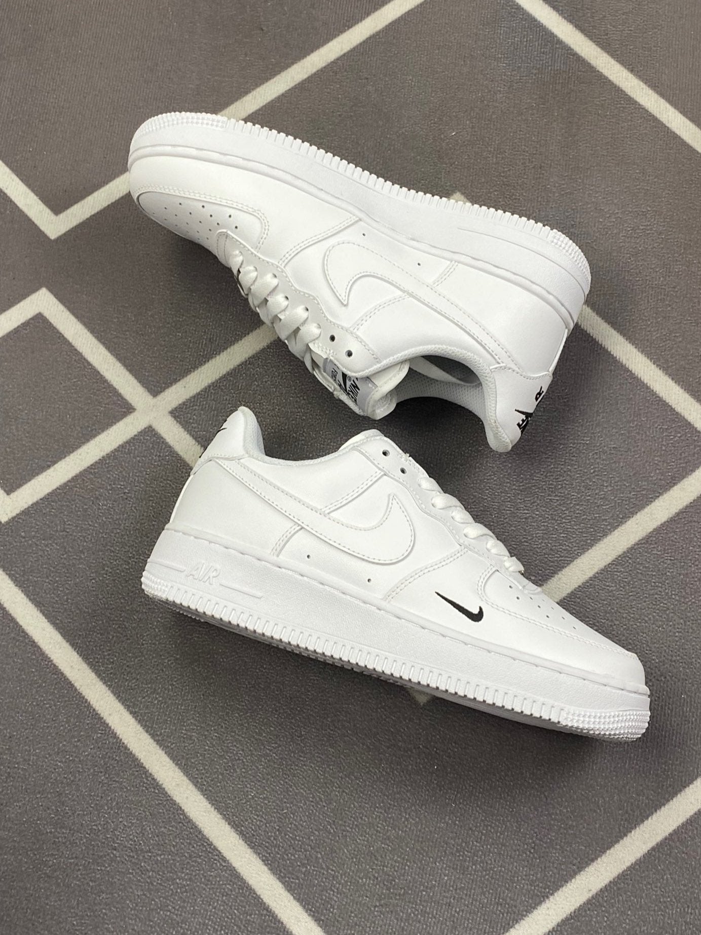 NIKE AIR FORCE 1 OPEN BOX UNUSED