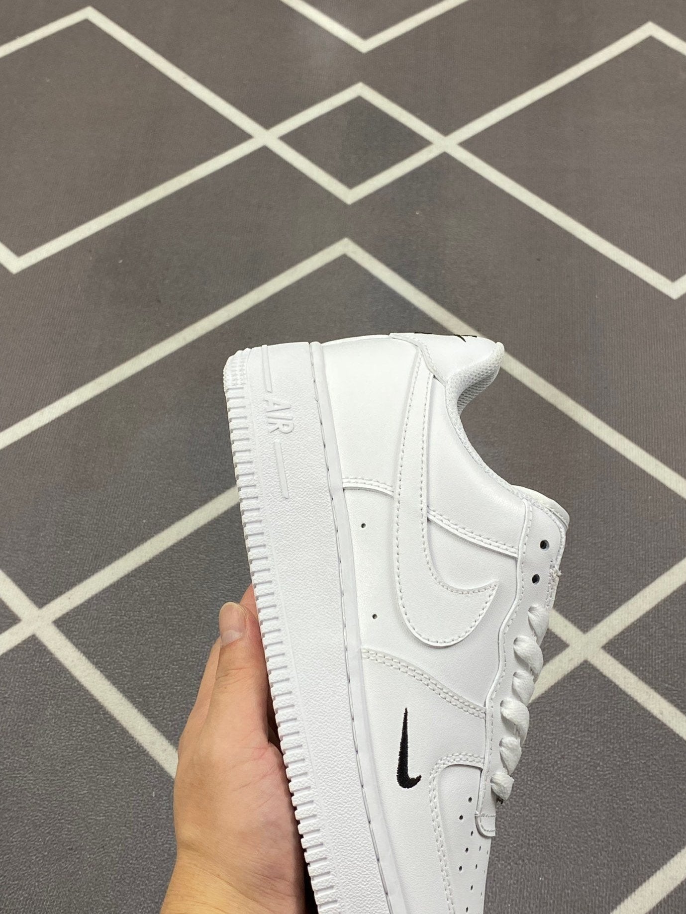 NIKE AIR FORCE 1 OPEN BOX UNUSED