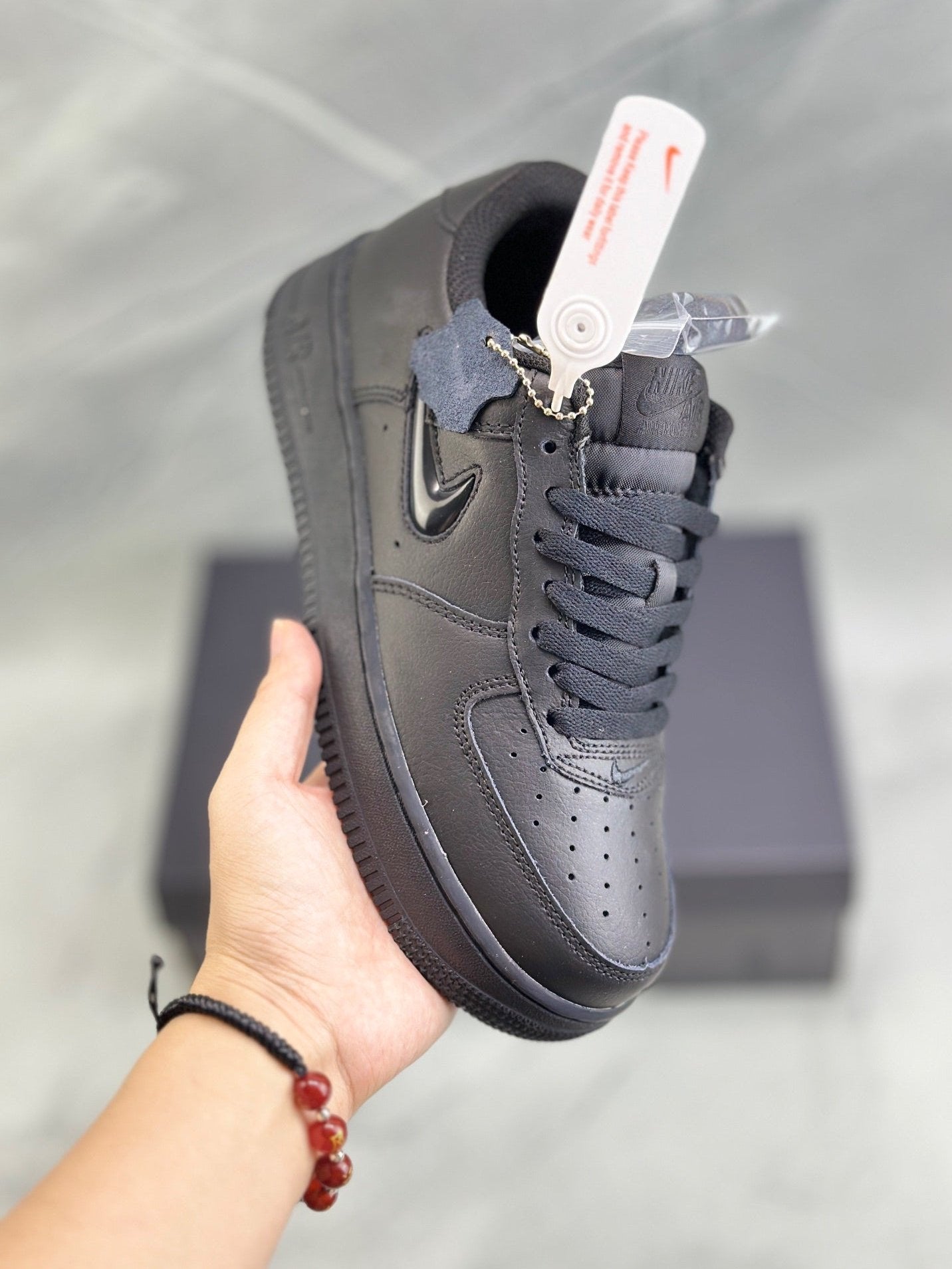 NIKE AIR FORCE 1  LOW OPEN BOX UNUSED