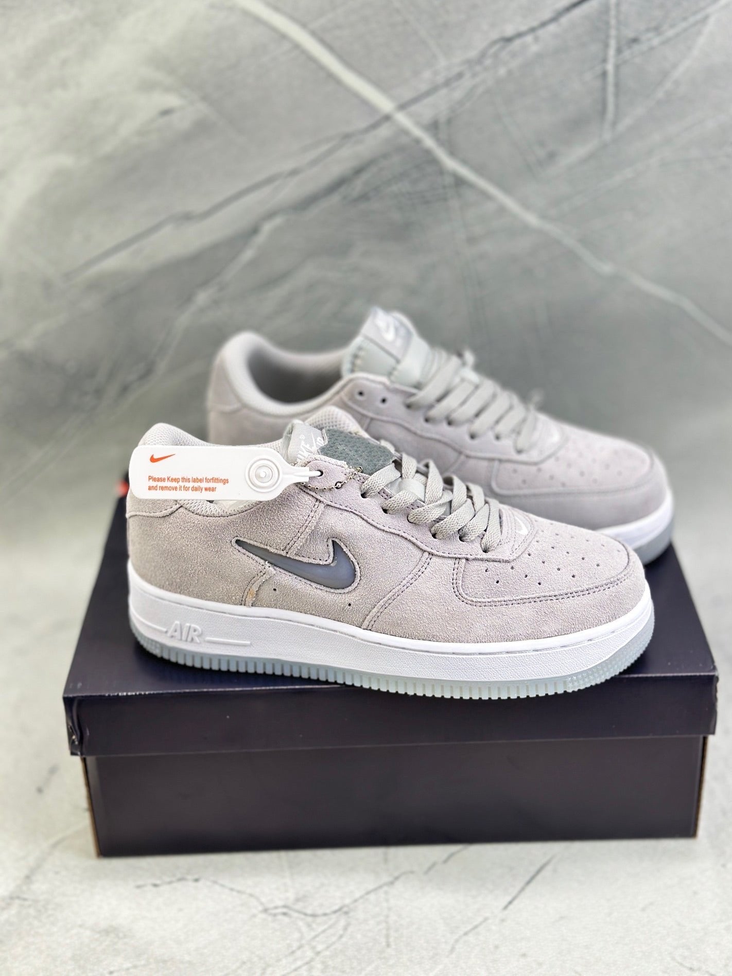 NIKE AIR FORCE 1 LOW OPEN BOX UNUSED