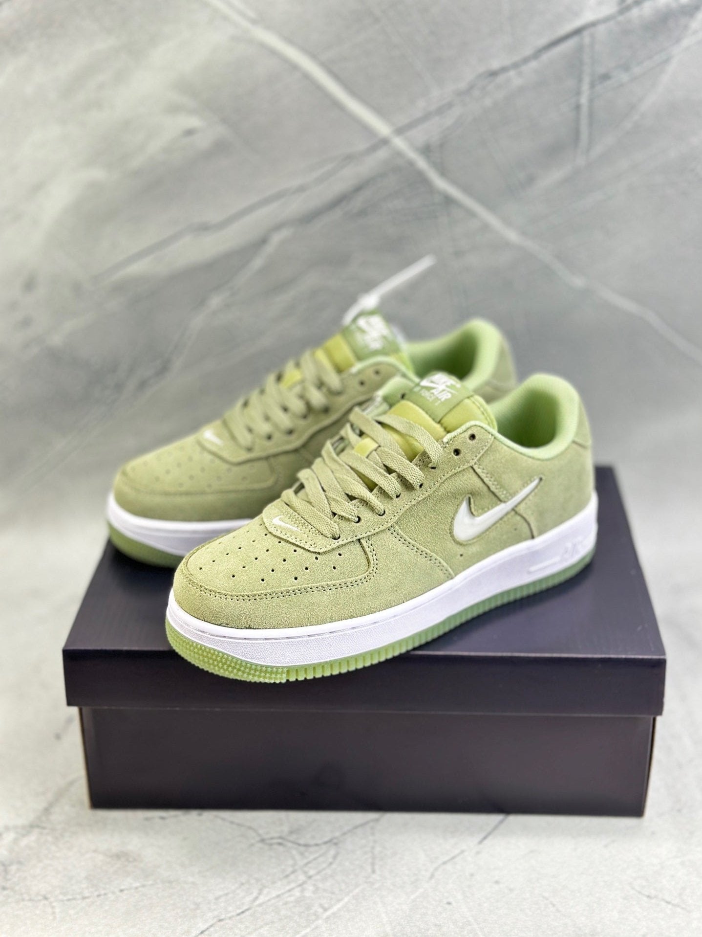 NIKE AIR FORCE 1 LOW OPEN BOX UNUSED