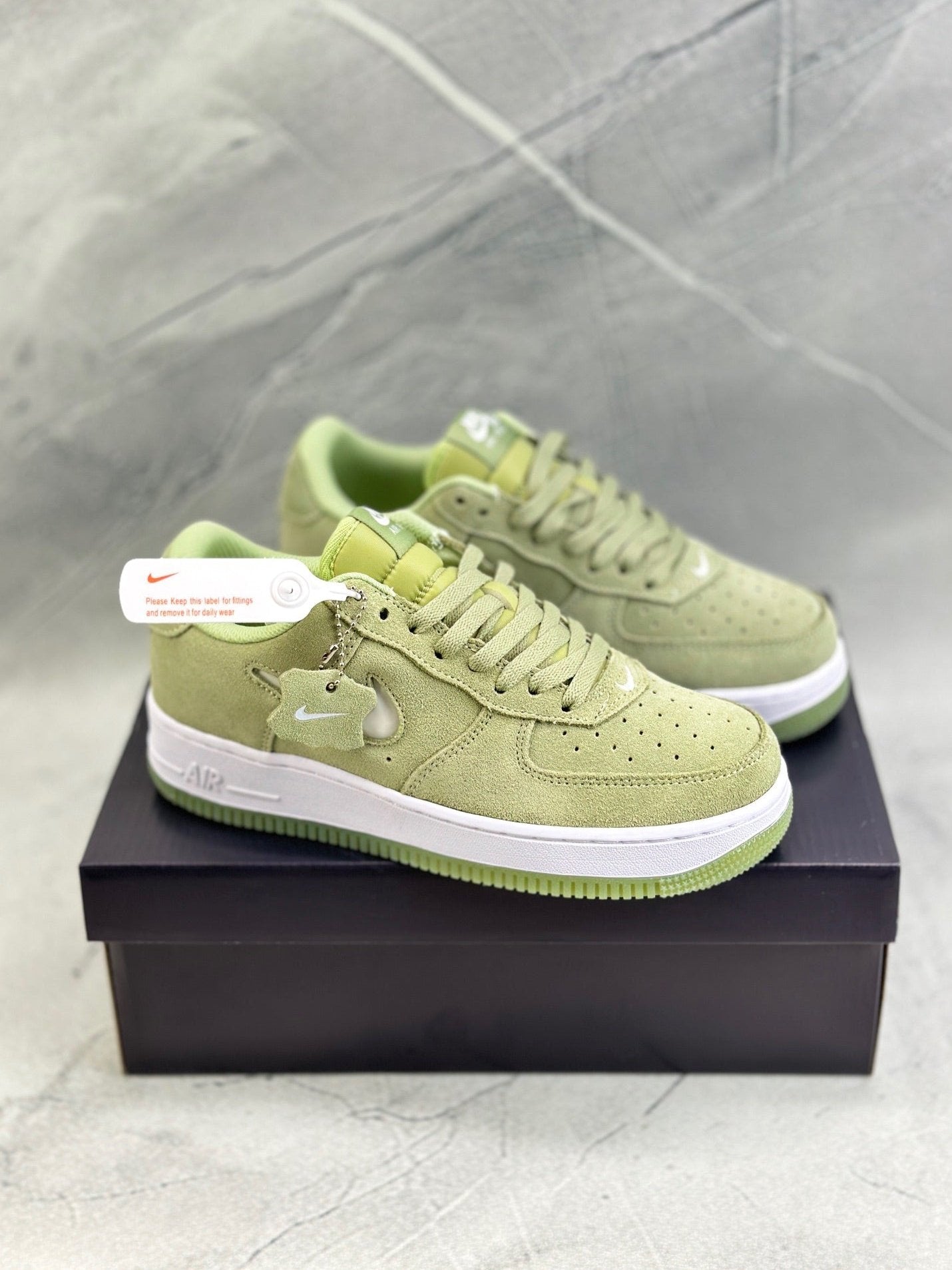 NIKE AIR FORCE 1 LOW OPEN BOX UNUSED