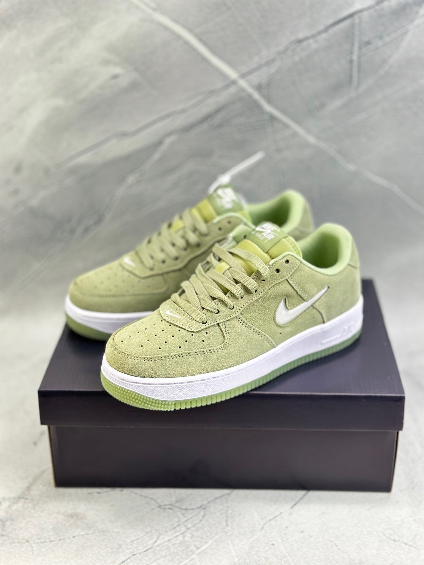 NIKE AIR FORCE 1 LOW OPEN BOX UNUSED