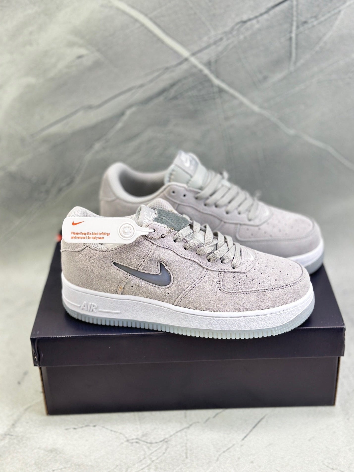 NIKE AIR FORCE 1 LOW OPEN BOX UNUSED