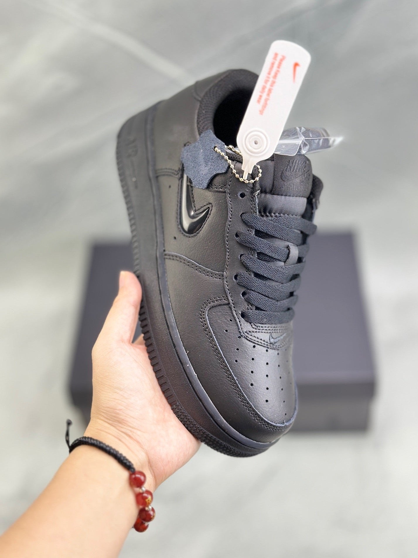 NIKE AIR FORCE 1  LOW OPEN BOX UNUSED