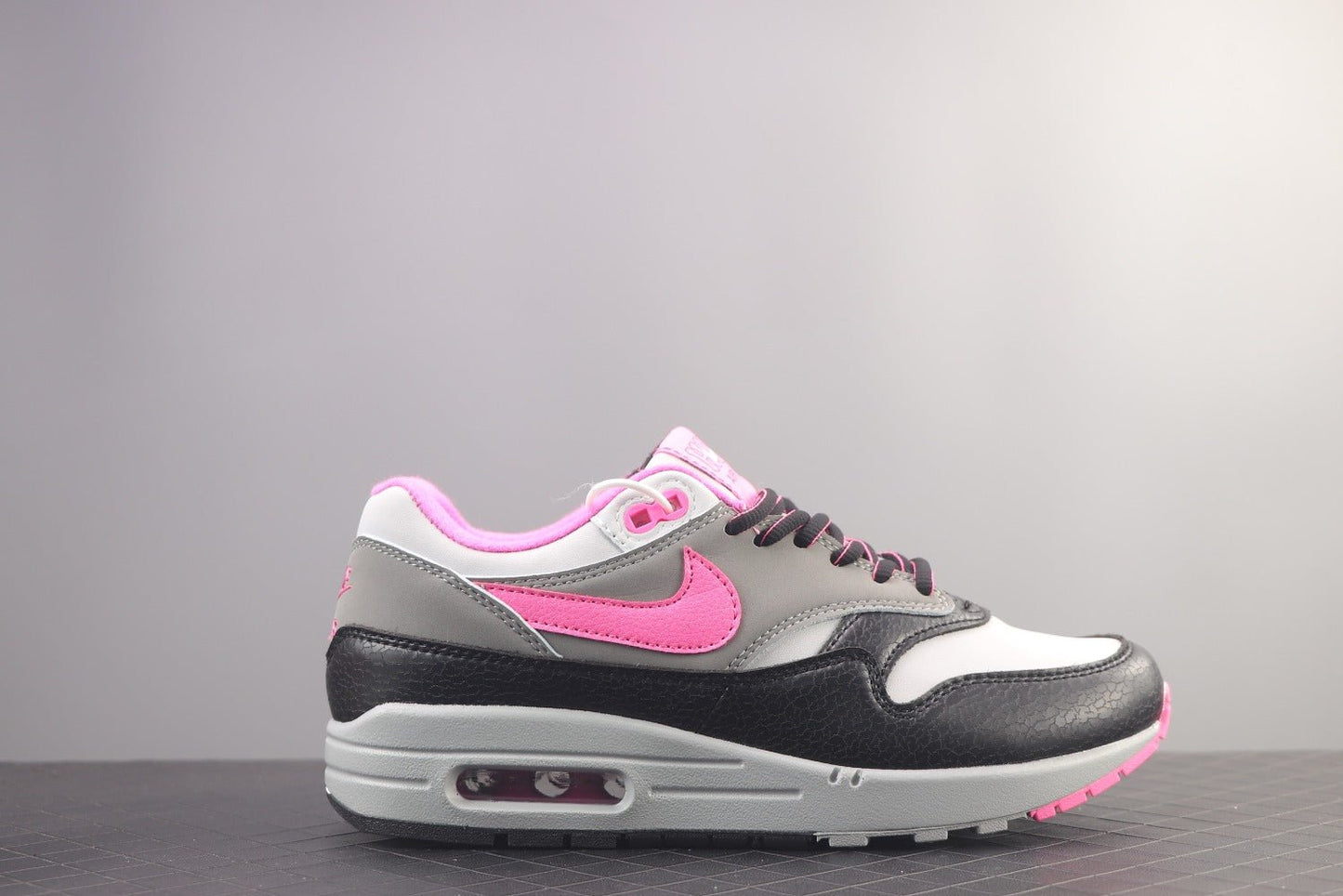 NIKE HUF X AIR MAX 1 SP PINK OPEN BOX UNUSED