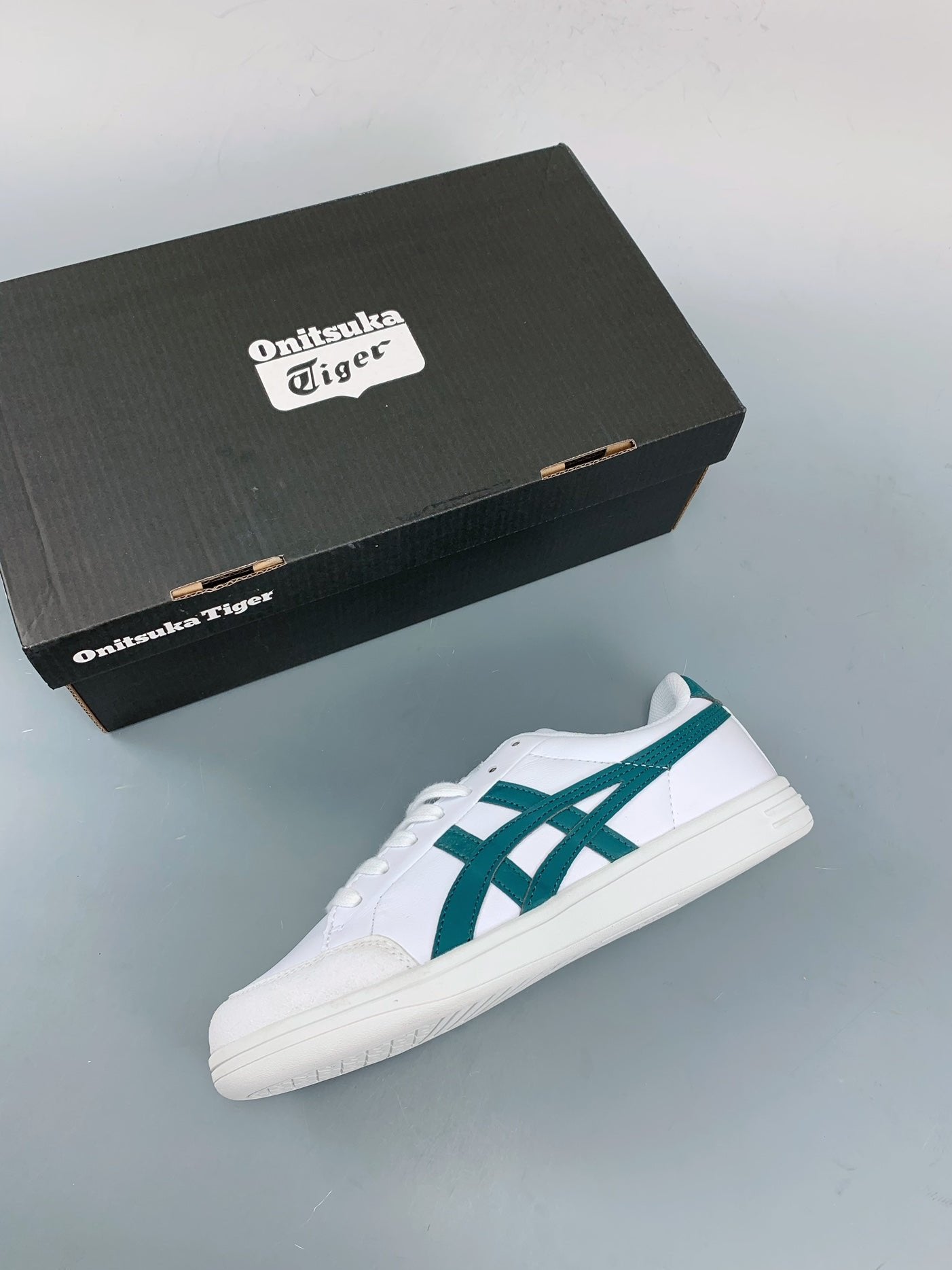 ONITSUKA TIGER ADVANTI WHITE/GREEN OPEN BOX UNUSED