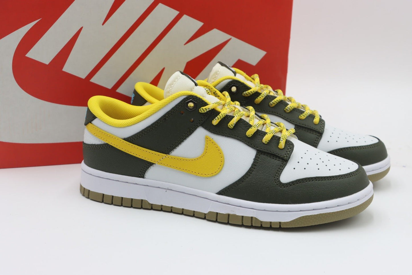 NIKE DUNK LOW PREMIUM OPEN BOX UNUSED