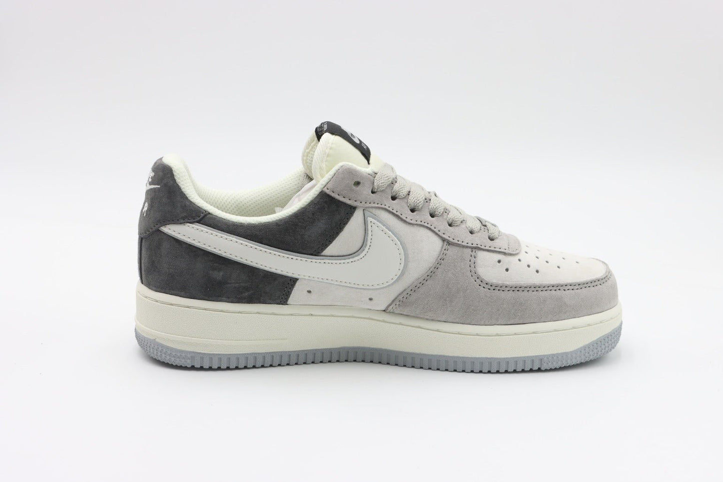 NIKE AIR FORCE 1 LOW OPEN BOX UNUSED