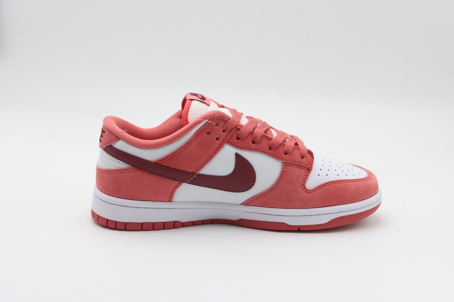 NIKE DUNK LOW VALENTINE'S DAY OPEN BOX UNUSED