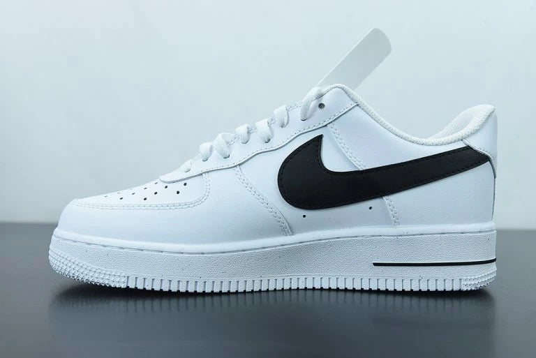 NIKE AIR FORCE 1 '07' WHITE/BLACK OPEN BOX UNUSED