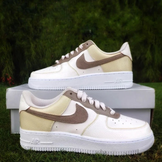 NIKE AIR FORCE 1 CARAMEL PASTEL OPEN BOX UNUSED