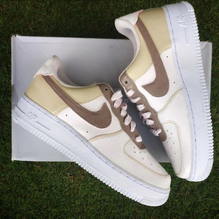 NIKE AIR FORCE 1 CARAMEL PASTEL OPEN BOX UNUSED